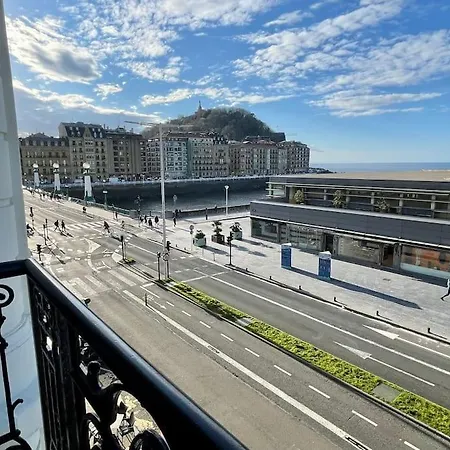 Frente Al Kursaal Y La Playa Appartement *