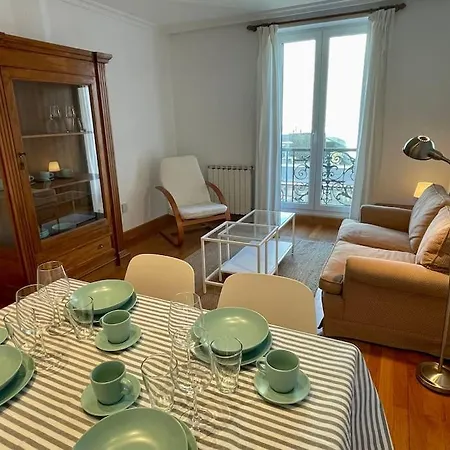 Frente Al Kursaal Y La Playa * سان سيباستيان